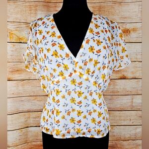 All In Favor Clarlyn Floral Print Blouse Size Medium